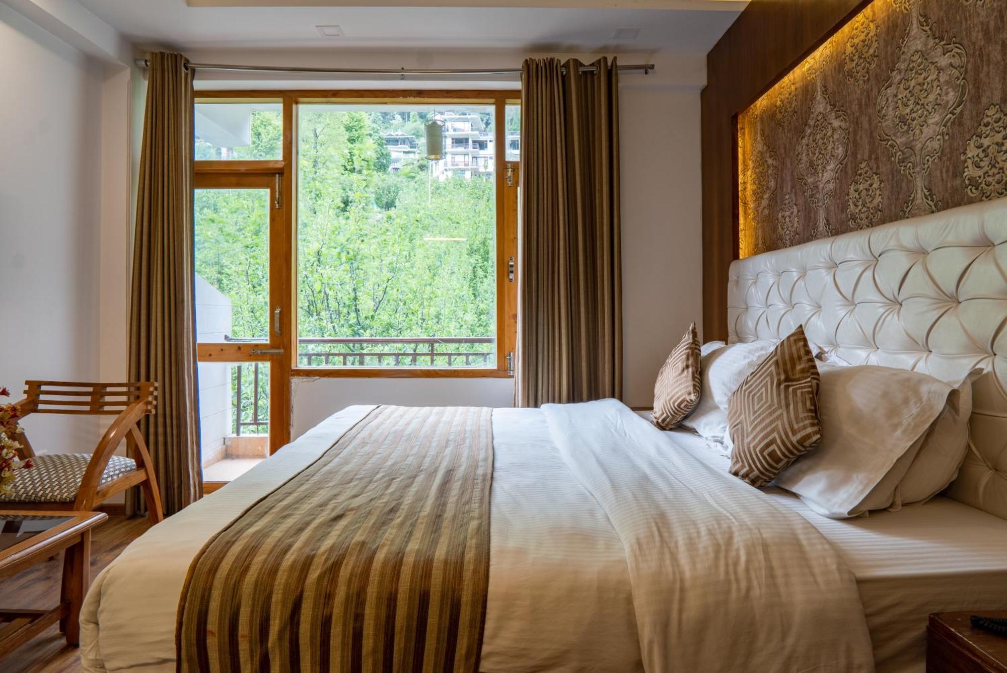 Pristine Inn Manali Luaran gambar